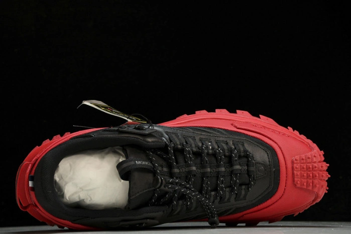 MONCLER TRAILGRIP GORE-TEX
