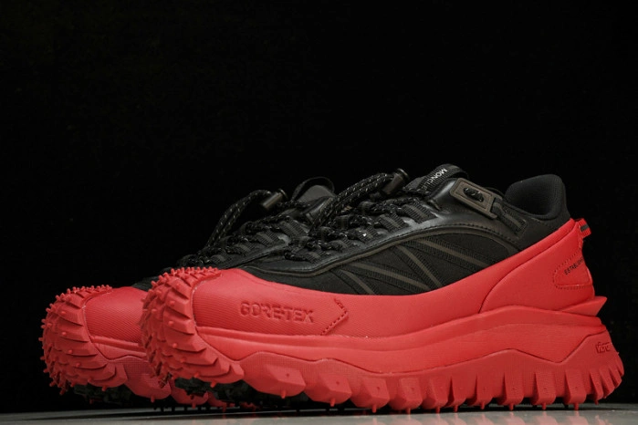 MONCLER TRAILGRIP GORE-TEX