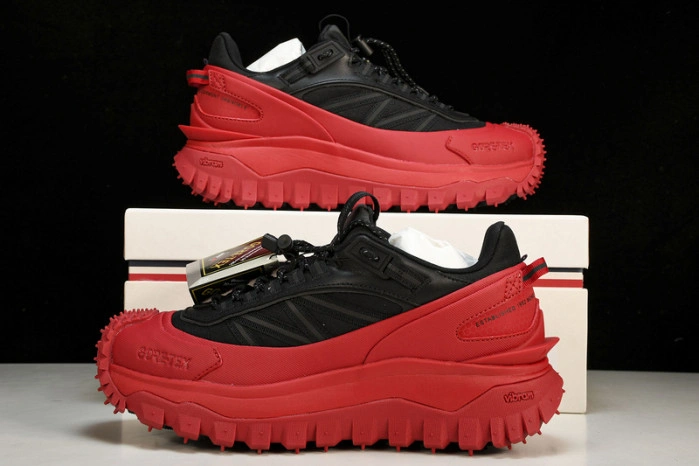 MONCLER TRAILGRIP GORE-TEX