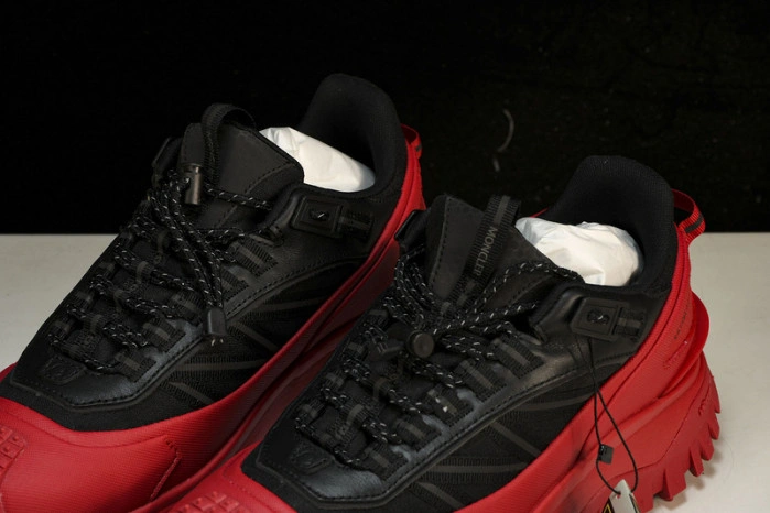 MONCLER TRAILGRIP GORE-TEX