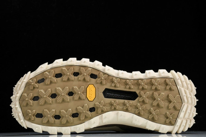 MONCLER TRAILGRIP GORE-TEX