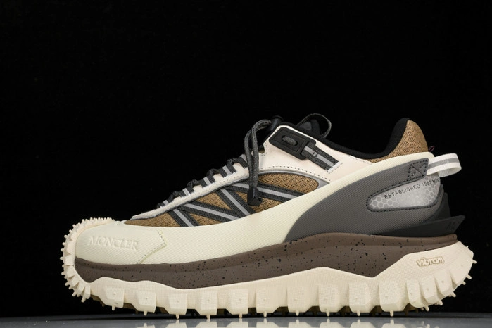 MONCLER TRAILGRIP GORE-TEX