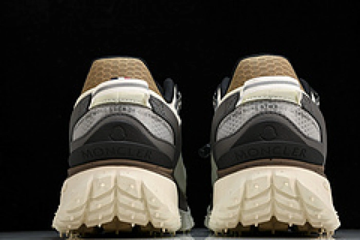 MONCLER TRAILGRIP GORE-TEX