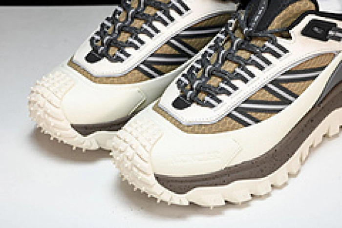 MONCLER TRAILGRIP GORE-TEX