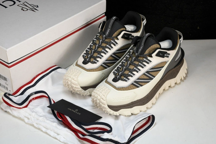 MONCLER TRAILGRIP GORE-TEX