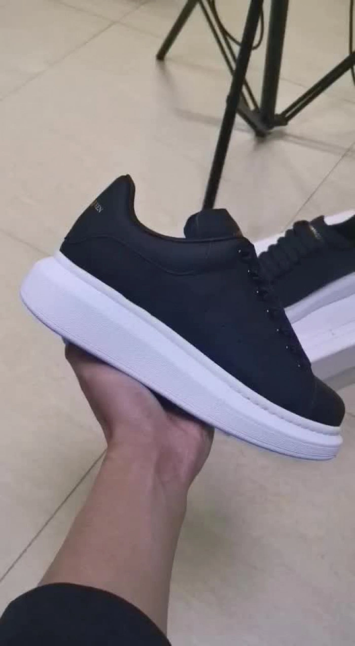 MQ Sneakers