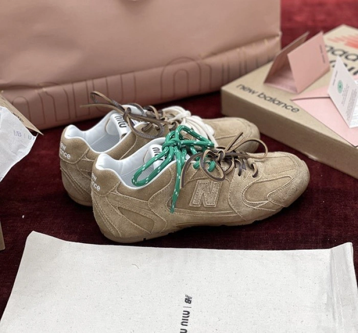 NEW BALANCE X MIUMIU SNEAKER