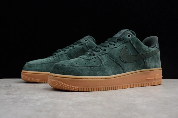 NIKE AIR FORCE 1 ´07 LV8 SUEDE OUTDOOR GREEN BRAND  AA1117-300