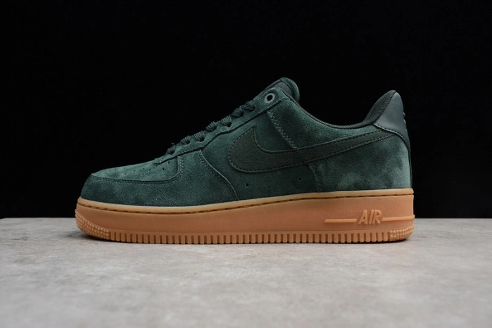 NIKE AIR FORCE 1 ´07 LV8 SUEDE OUTDOOR GREEN BRAND  AA1117-300