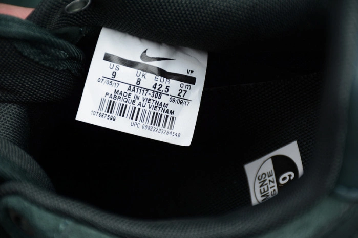NIKE AIR FORCE 1 ´07 LV8 SUEDE OUTDOOR GREEN BRAND  AA1117-300