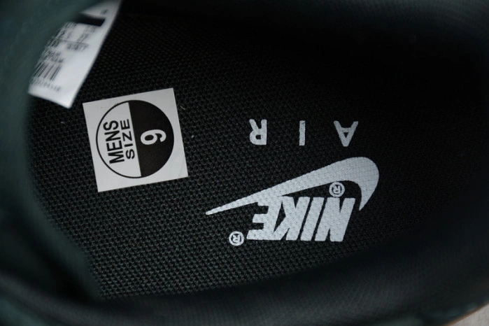 NIKE AIR FORCE 1 ´07 LV8 SUEDE OUTDOOR GREEN BRAND  AA1117-300