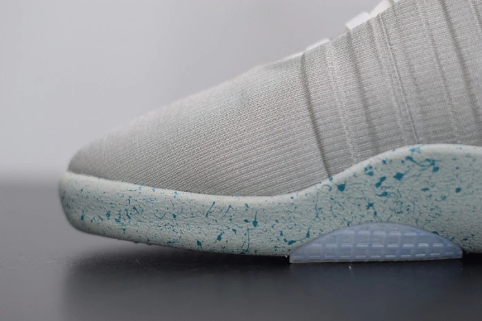 NIKE MAG