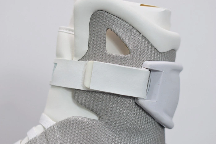 NIKE MAG