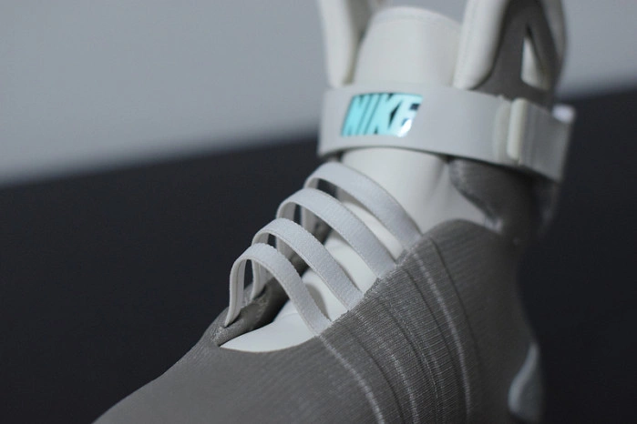 NIKE MAG