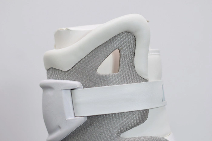 NIKE MAG