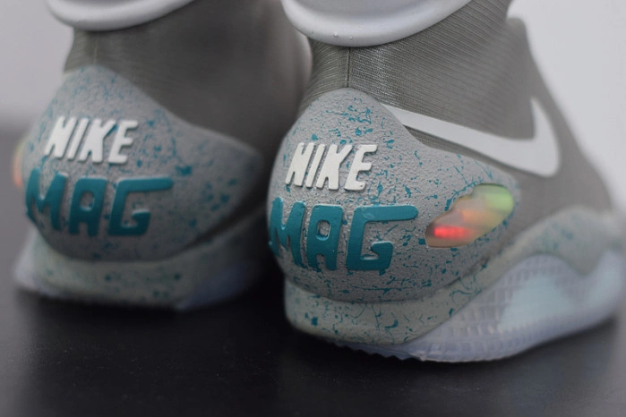 NIKE MAG