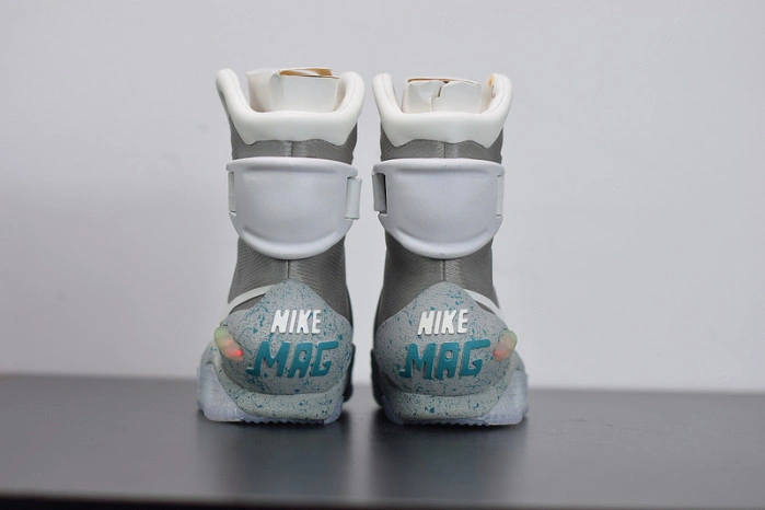 NIKE MAG