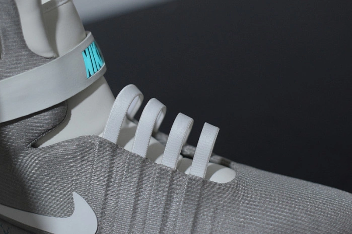 NIKE MAG
