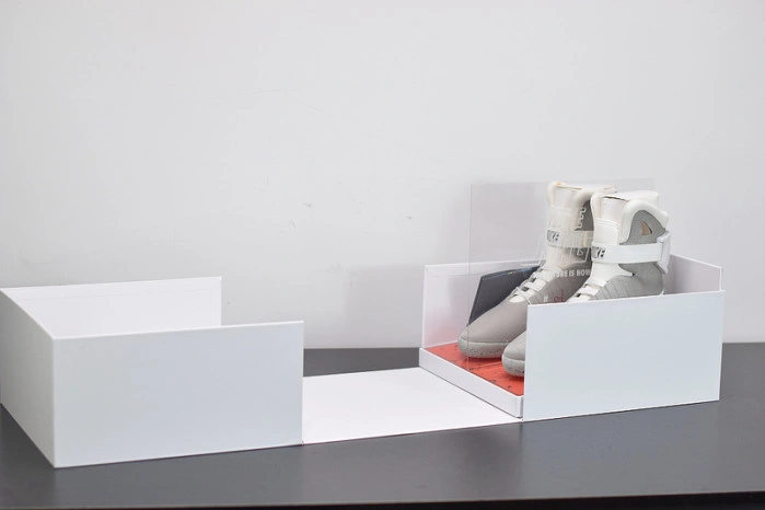 NIKE MAG