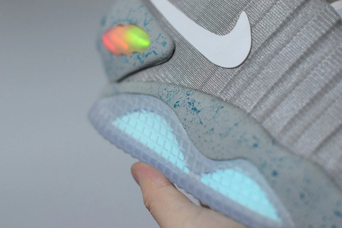 NIKE MAG