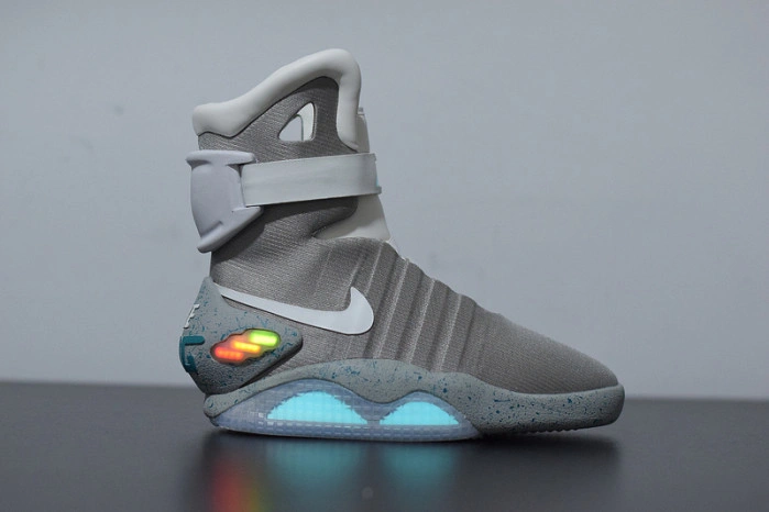 NIKE MAG