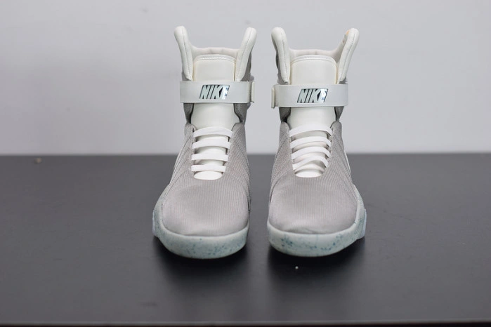 NIKE MAG