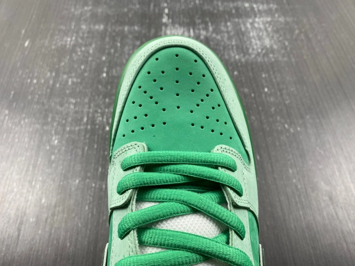 NIKE SB DUNK LOW CONCEPTS BRIGHT GREEN Lobster  BV1310-303