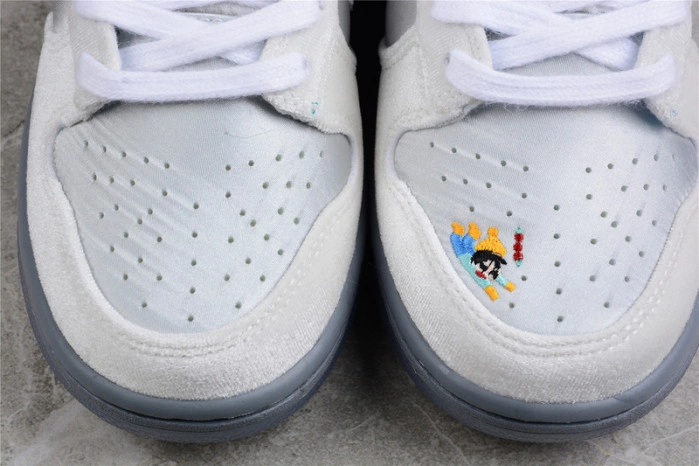 NIKE WMNS DUNK LOW 'ICE' - DO2326 001