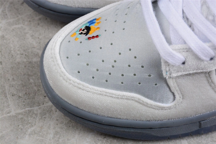 NIKE WMNS DUNK LOW 'ICE' - DO2326 001