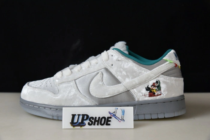 NIKE WMNS DUNK LOW 'ICE' - DO2326 001