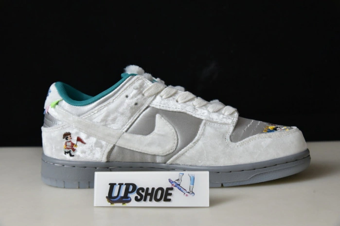 NIKE WMNS DUNK LOW 'ICE' - DO2326 001