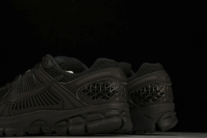 NIKE ZOOM VOMERO 5 Triple Black (2023) BV1358-003