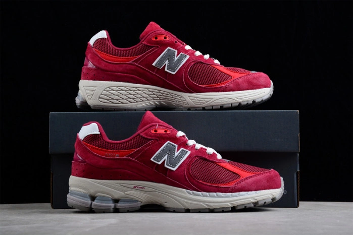 New Balance 2002R Bordeaux M2002RHA