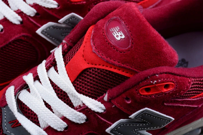 New Balance 2002R Bordeaux M2002RHA