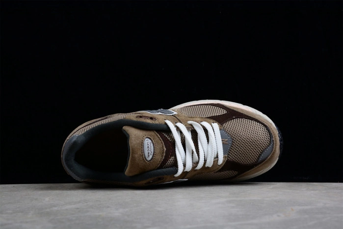 New Balance 2002R Olive Brown M2002RHN
