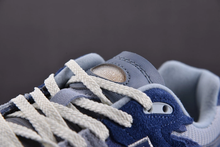 New Balance 2002R Protection Pack Light Arctic Grey Purple M2002RDI