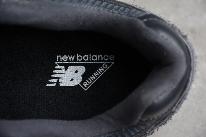 New Balance 2002R Protection Pack Phantom M2002RDB