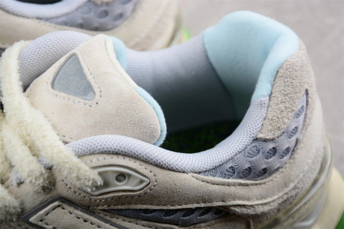 New Balance 9060 Bricks & Wood