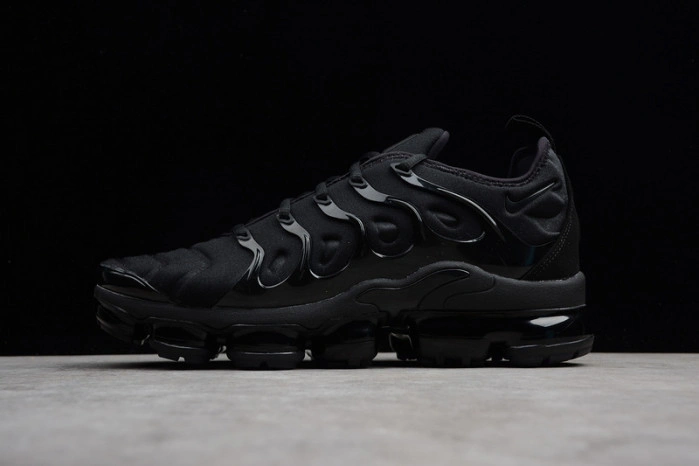 Nike Air VaporMax Plus Triple Black  924453-004
