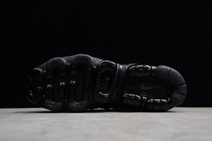 Nike Air VaporMax Plus Triple Black  924453-004