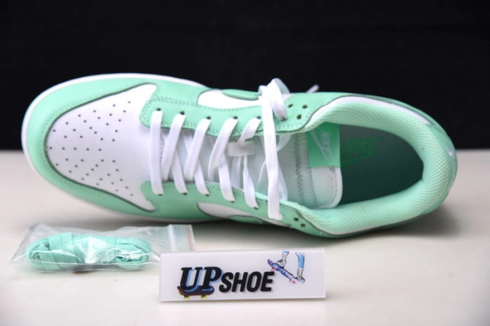 Nike Dunk Low Green Glow (W) DD1503-105