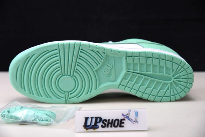 Nike Dunk Low Green Glow (W) DD1503-105