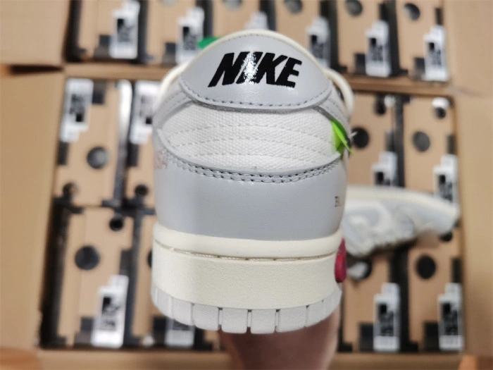 Nike Dunk Low Off-White Lot 25   DM1602-121