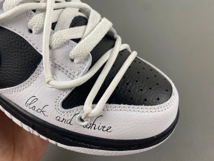 Nike Dunk Low Reverse Panda  FD9064-011
