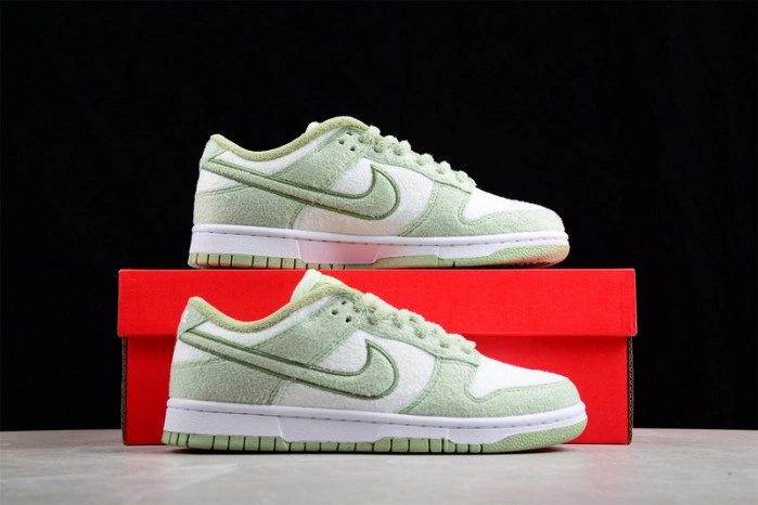 Nike Dunk Low SE Fleece Pack Honeydew DQ7579-300