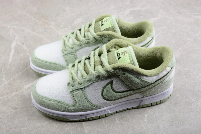 Nike Dunk Low SE Fleece Pack Honeydew DQ7579-300
