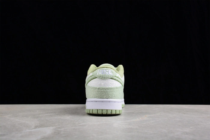 Nike Dunk Low SE Fleece Pack Honeydew DQ7579-300