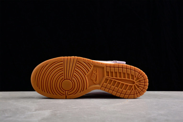 Nike Dunk Low Teddy Bear DZ5318-640