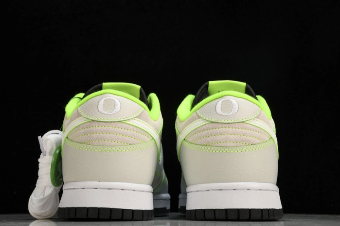 Nike Dunk Low University of Oregon PE (2023) FQ7260-001
