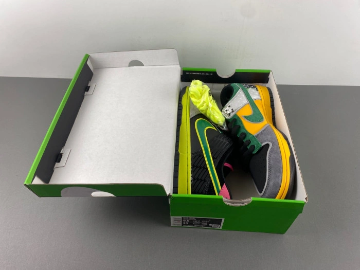 Nike Dunk Low What the Duck Home University of Oregon PE  HV1454-001